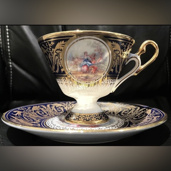 Sovereign Fine China Rare Vintage - Gold Blue & Women Design Teacup and Saucer - Picture 1 of 6